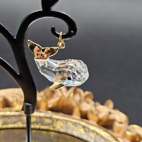 Swarovski Crystal Memories Whale Pendant Necklace - Vintage Collectible Jewelry - Picture 3 of 4